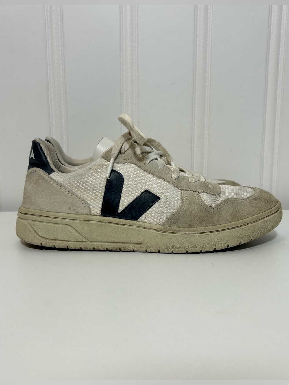 Veja v-10 flannel mesh Sneakers in White and Navy Blue